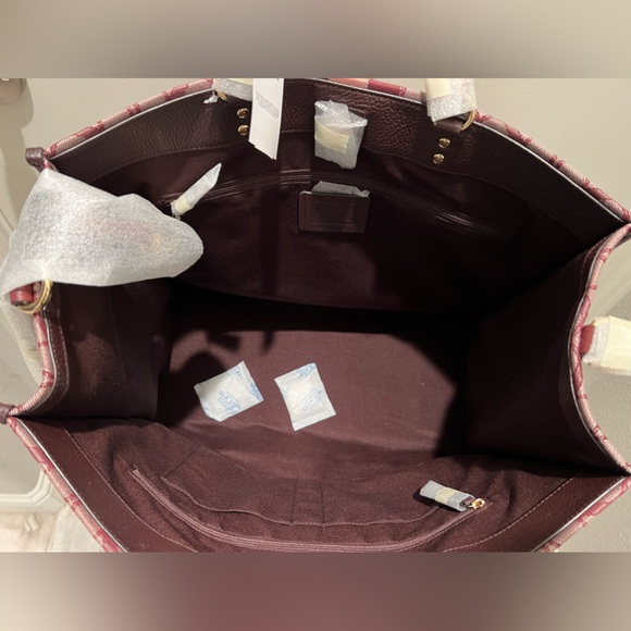 NWT Coach Dempsey Tote 40 - Picture 4 of 9